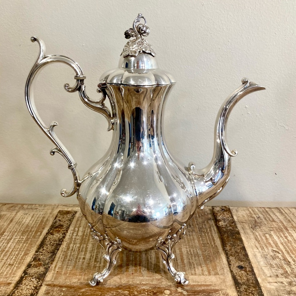 Vintage Silver Plated Coffee Teapot Reed & Barton Winthrop #1795 Pumpkin